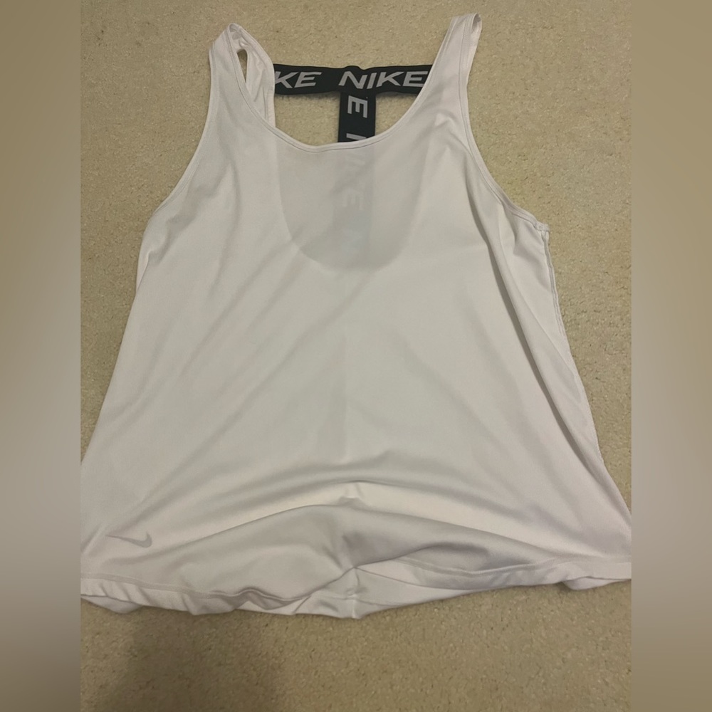 nike small white tank top